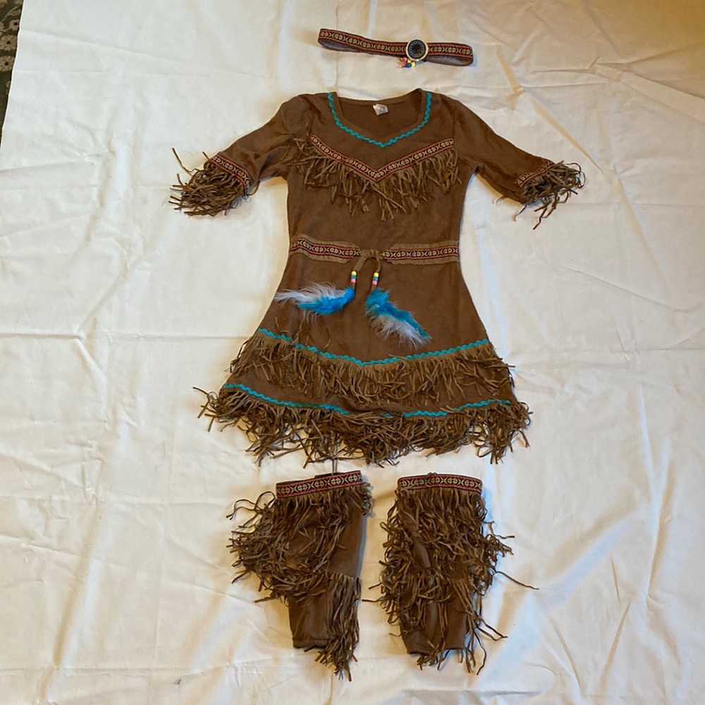 Pocohantos costume. Girls medium